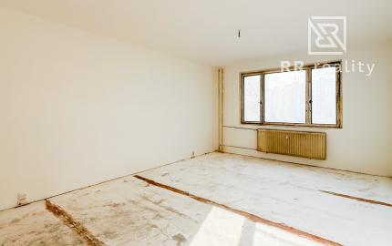 Ponúkame veľký 3-izb. byt na KVP s čiastočnou rekonštrukciou