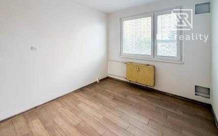 Ponúkame veľký 3-izb. byt na KVP s čiastočnou rekonštrukciou