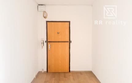 Ponúkame veľký 3-izb. byt na KVP s čiastočnou rekonštrukciou