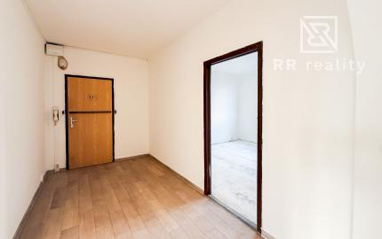 Ponúkame veľký 3-izb. byt na KVP s čiastočnou rekonštrukciou