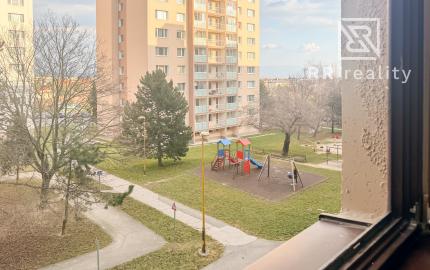 Ponúkame veľký 3-izb. byt na KVP s čiastočnou rekonštrukciou