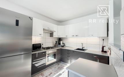 3 izbový Pražák 71m2 + loggia,  Nad Jazerom - Poludníková