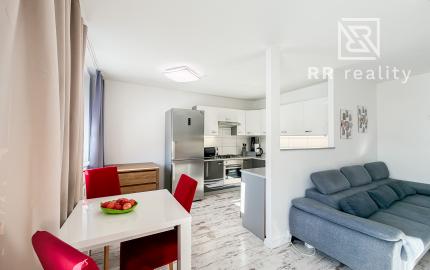 3 izbový Pražák 71m2 + loggia,  Nad Jazerom - Poludníková