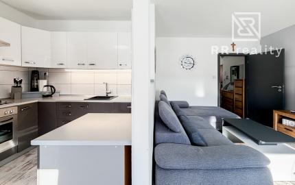 3 izbový Pražák 71m2 + loggia,  Nad Jazerom - Poludníková