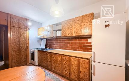 Na predaj 3-izbový byt na Jazere, pražský typ