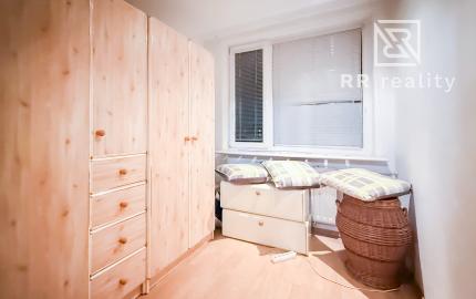 Na predaj 3-izbový byt na Jazere, pražský typ