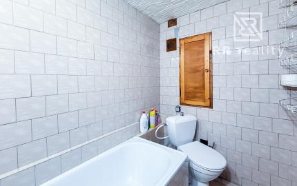 Na predaj 3-izbový byt na Jazere, pražský typ