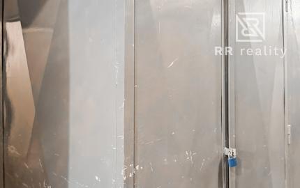 Na predaj 3-izbový byt na Jazere, pražský typ