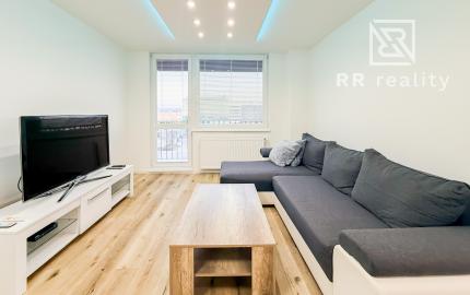 Na prenájom priestranný 2-izbový byt s balkónom, MOLDAVSKÁ