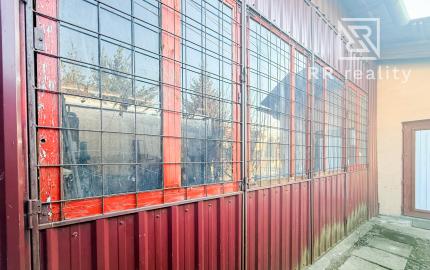 Na predaj malá priemyselná budova v okolí Košíc