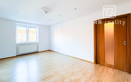 Na predaj veľký 3-izbový byt po kompletnej rekonštrukcii