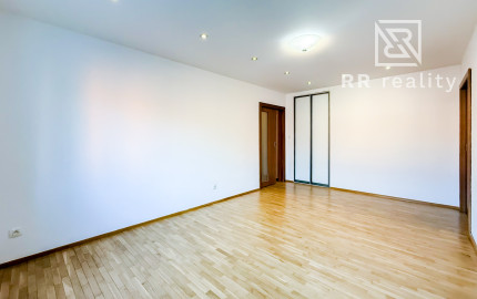 Na predaj veľký 3-izbový byt po kompletnej rekonštrukcii