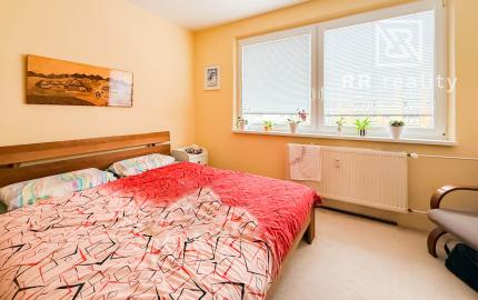 Na predaj priestranný  3-izb. byt na Ťahanovciach s balkónom