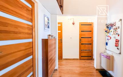 Na predaj priestranný  3-izb. byt na Ťahanovciach s balkónom