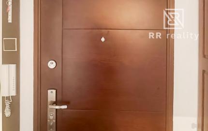 Na predaj priestranný  3-izb. byt na Ťahanovciach s balkónom