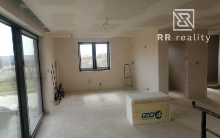 Novostavba RD v centre obce Šemša