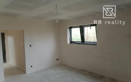 Novostavba RD v centre obce Šemša