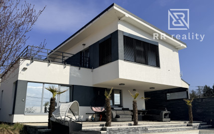 Ponúkame prémiový dom s bazénom v Košiciach