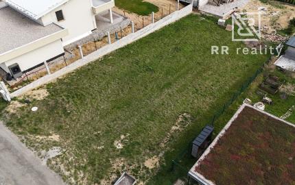 NA PREDAJ- pozemok v obci Šemša, 805m2