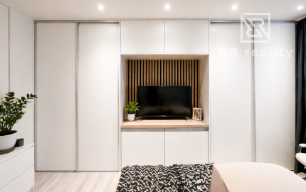 Na predaj 3-izbový byt po novej rekonštrukcii blízko centra