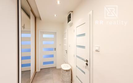 Na predaj 3-izbový byt po novej rekonštrukcii blízko centra