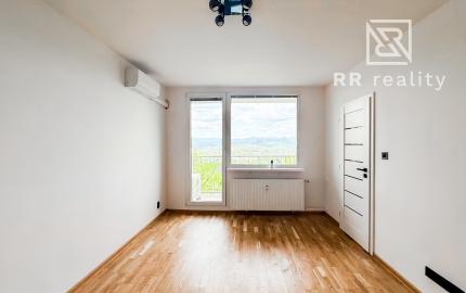 Na predaj 2-izb. byt po novej rekonštrukcii, pražský typ