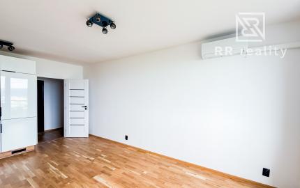 Na predaj 2-izb. byt po novej rekonštrukcii, pražský typ