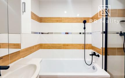 Na predaj 2-izb. byt po novej rekonštrukcii, pražský typ