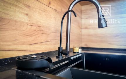 Na predaj 2-izb. byt po novej rekonštrukcii, pražský typ