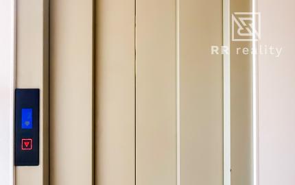 Na predaj 2-izb. byt po novej rekonštrukcii, pražský typ