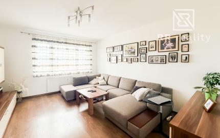 Na predaj veľký 3-izbový byt po rekonštrukcii na KVP