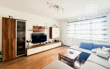 Na predaj veľký 3-izbový byt po rekonštrukcii na KVP