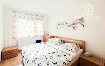 Na predaj veľký 3-izbový byt po rekonštrukcii na KVP