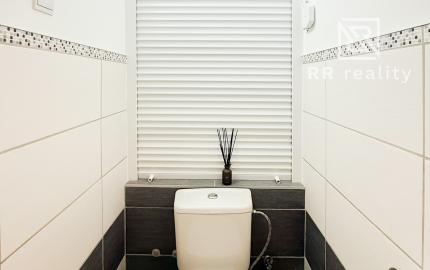 Na predaj veľký 3-izbový byt po rekonštrukcii na KVP