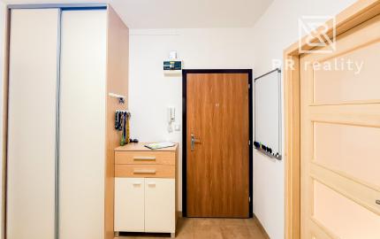 Na predaj veľký 3-izbový byt po rekonštrukcii na KVP