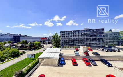 Na predaj 2-izb. byt po kompletnej rekonštrukcii pri Galérií