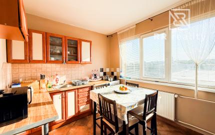 Na predaj priestranný 2-izbový byt na Popradskej ulici