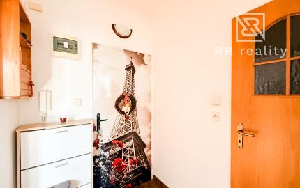 Na predaj priestranný 2-izbový byt na Popradskej ulici
