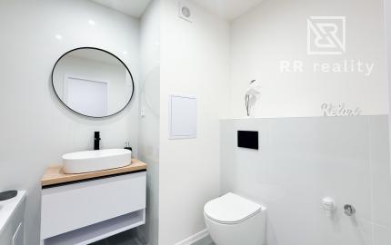 Na predaj veľký moderný 2-izbový byt po novej rekonštrukcii