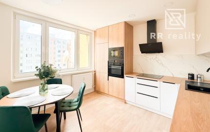 Na predaj veľký moderný 2-izbový byt po novej rekonštrukcii