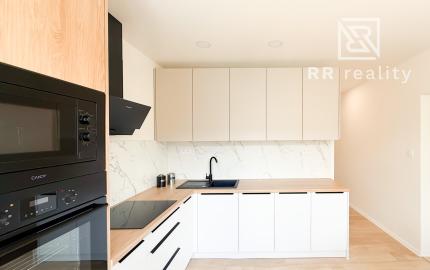 Na predaj veľký moderný 2-izbový byt po novej rekonštrukcii