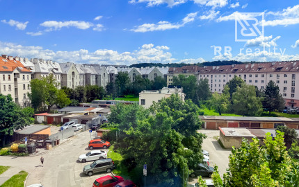 Na predaj 3 izbový byt s loggiou pri Auparku, pražský typ