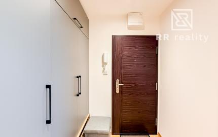 Na predaj 3 izbový byt s loggiou pri OC Galéria, pražský typ