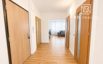 Na predaj veľký 2 izbový byt s loggiou na Ťahanovciach