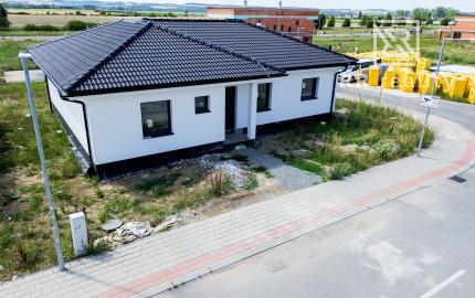 Novostavba RD, VÝCHODNÉ MOKRANCE, všetky IS, asfaltové cesty