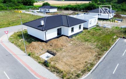 Novostavba RD, VÝCHODNÉ MOKRANCE, všetky IS, asfaltové cesty