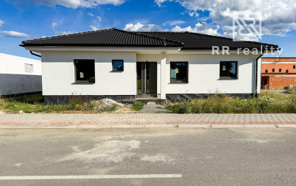 Novostavba RD, VÝCHODNÉ MOKRANCE, všetky IS, asfaltové cesty