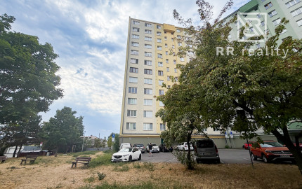 Na predaj 3 izbový byt 74m2, Južná Trieda - širšie centrum