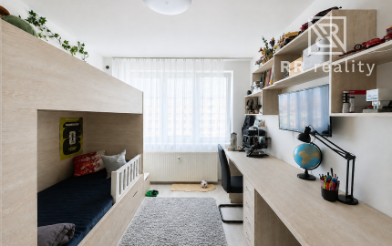 Na predaj 3-izb. byt v širšom centre KE, 2x loggia a šatník