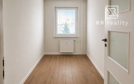 Na predaj 4 izbový byt na Ťahanovciach , loggia